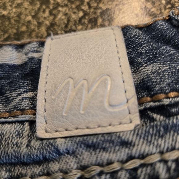 Maurices Distressed Blue Denim Shorts Juniors 3/4 Button Zip Cotton Stretch - Picture 10 of 16